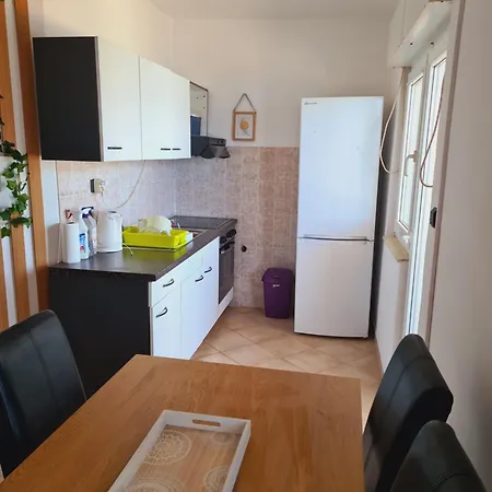 Apartment Ante *