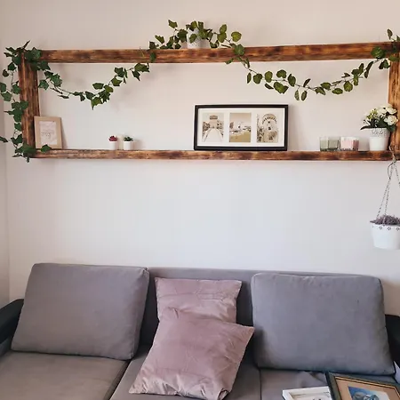 Ante Apartment *